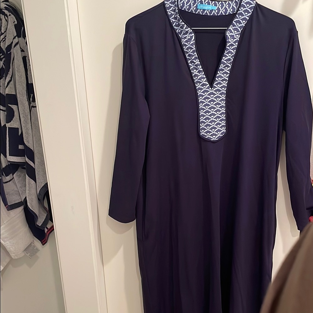 Chic Navy Tunic with Geometric Trim